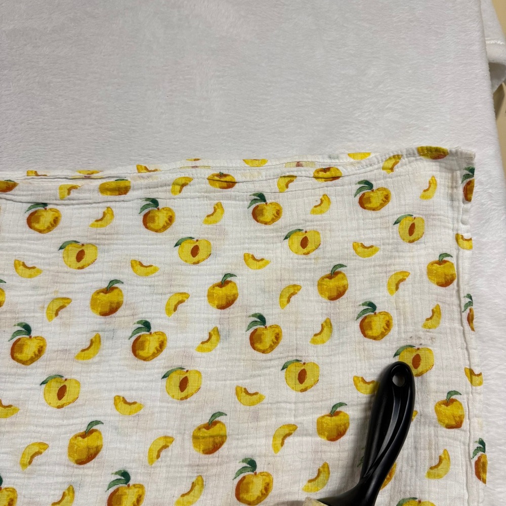 Bebe au Lait OS Yellow Peach Fruit 100% Cotton Muslin Swaddle Baby Blanket Cozy - Picture 3 of 7